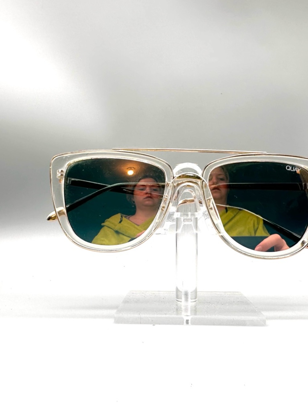 Quay Australia French Kiss Sunglasses Rose Gold Clear Cat Eye Mirrored Lens